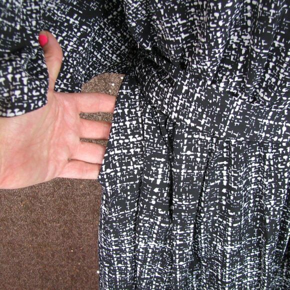 NWT BloomChic black and white belted dress 26/4X - Picture 7 of 10